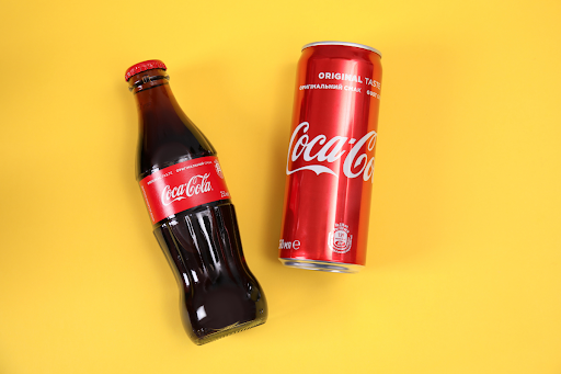 Logo chữ như cách làm của coca cola