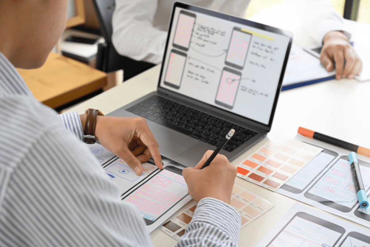 UX designer không chỉ thiết kế, họ còn giải quyết vấn đề (Nguồn: canva.com).