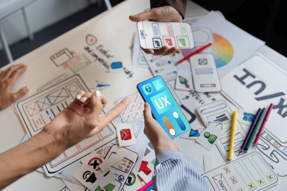 UI/UX là "linh hồn" của sản phẩm, giúp tăng doanh thu bền vững (Nguồn: canva.com).